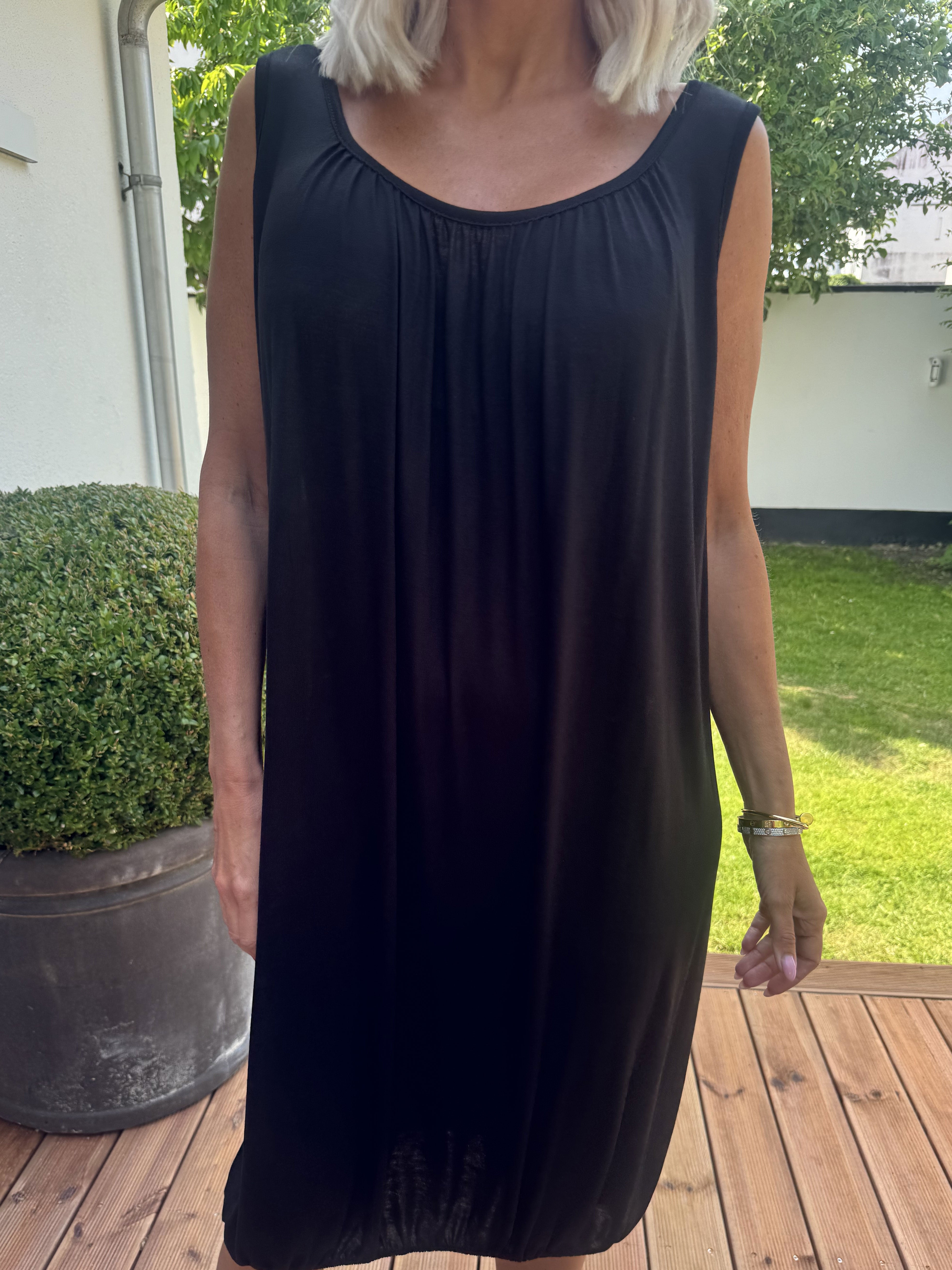Miracle Sleeveless Dress - Basic klänning i viskos med resår nedtill